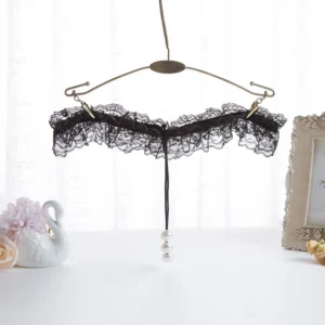 Perles Volantées – String volant dentelle et perles