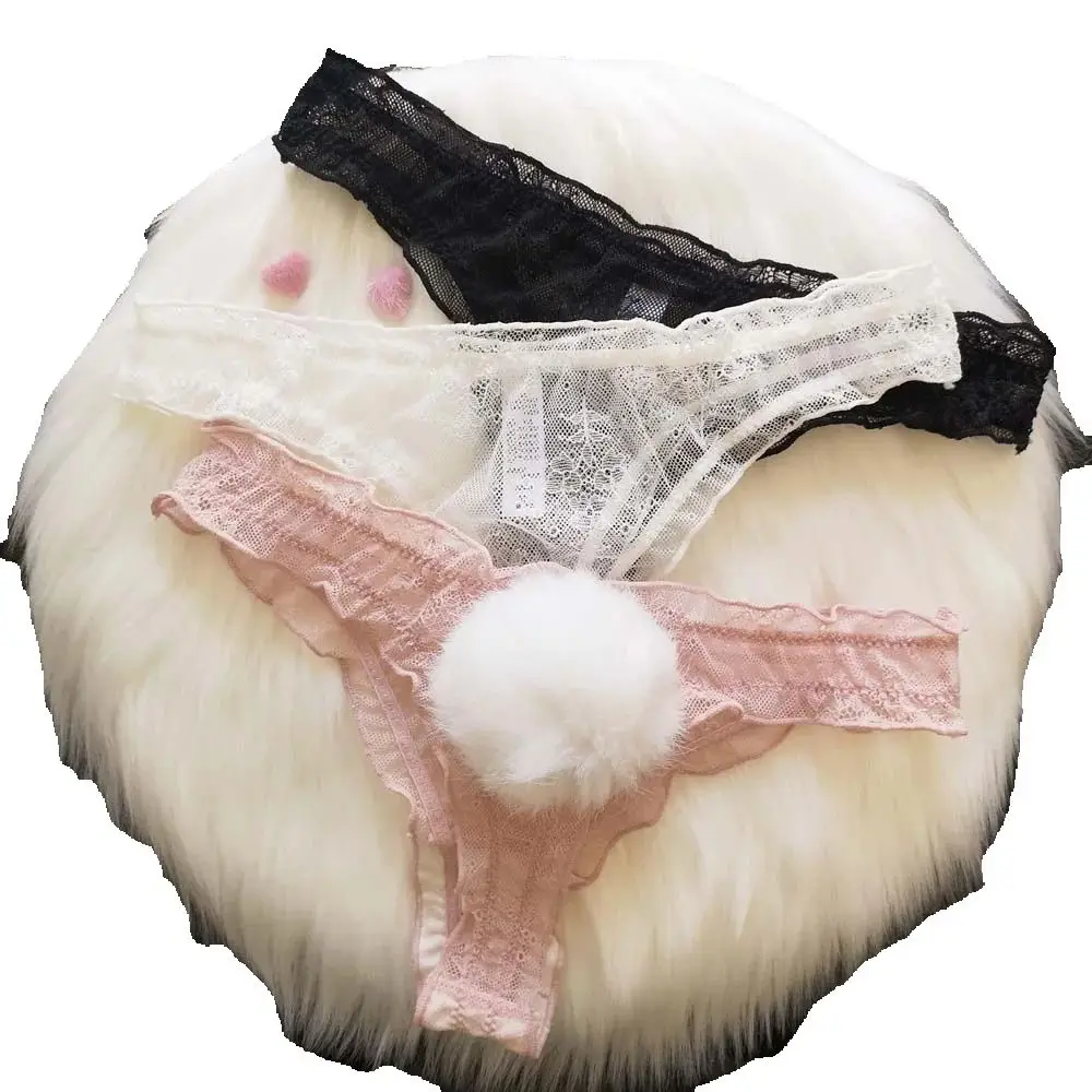 Petit Lapin – String en dentelle à pompon