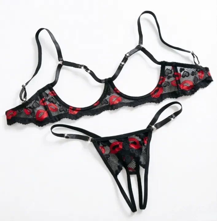 Roses Brodées – Ensemble soutien-gorge ouvert et string
